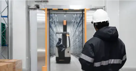 Cold storage facility for frozen and refrigerated eCommerce order fulfillment